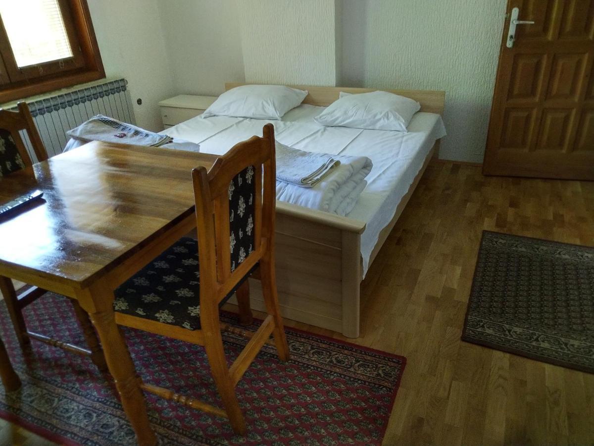 Apartments And Rooms Vicko Brzeće エクステリア 写真