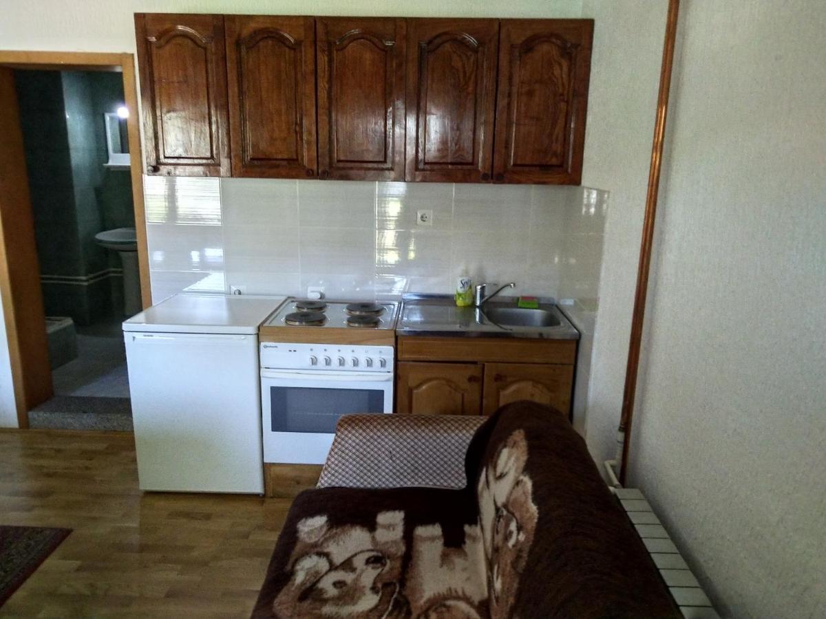 Apartments And Rooms Vicko Brzeće エクステリア 写真