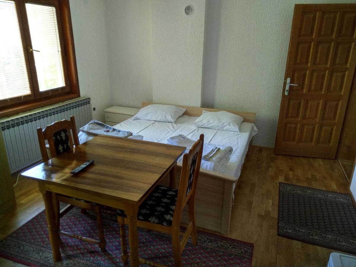 Apartments And Rooms Vicko Brzeće エクステリア 写真