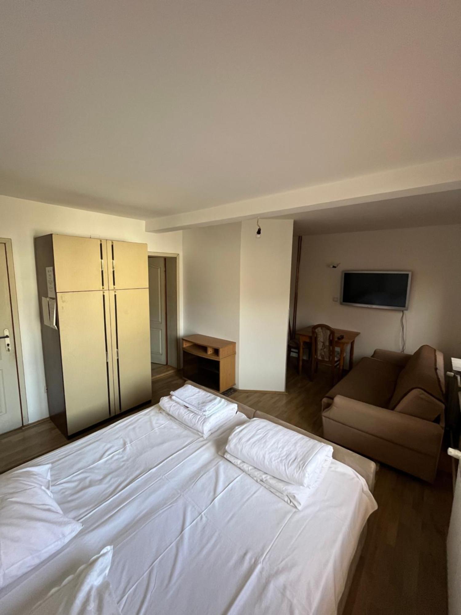 Apartments And Rooms Vicko Brzeće エクステリア 写真
