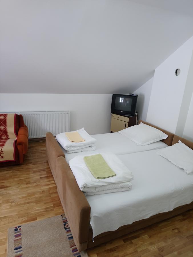 Apartments And Rooms Vicko Brzeće エクステリア 写真